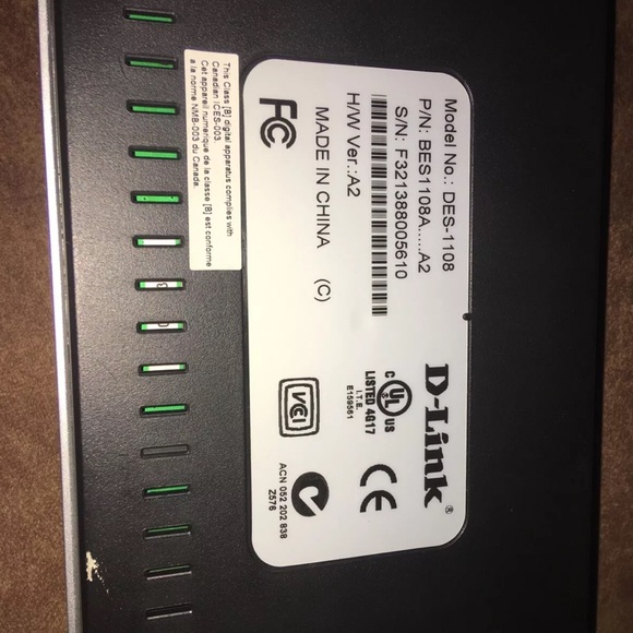 D-Link DES-1108 8-Port Ethernet Switch - Picture 2 of 3